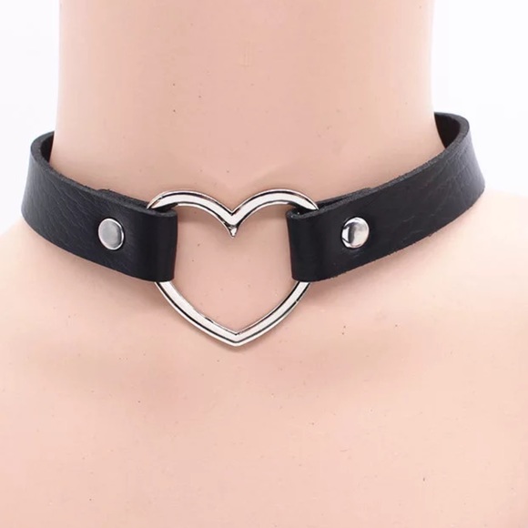 Jewelry - Heart ❤️ Chocker Chain